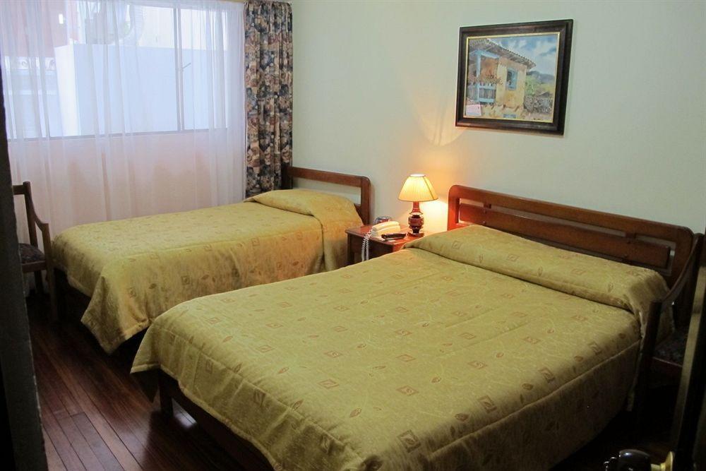 Hotel Frances La Maison Pasto Bagian luar foto